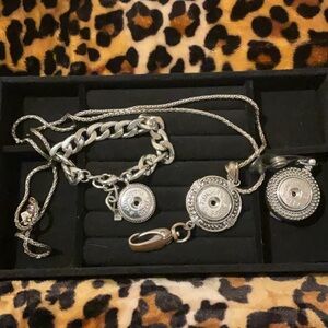 Silver Snap Jewelry Set